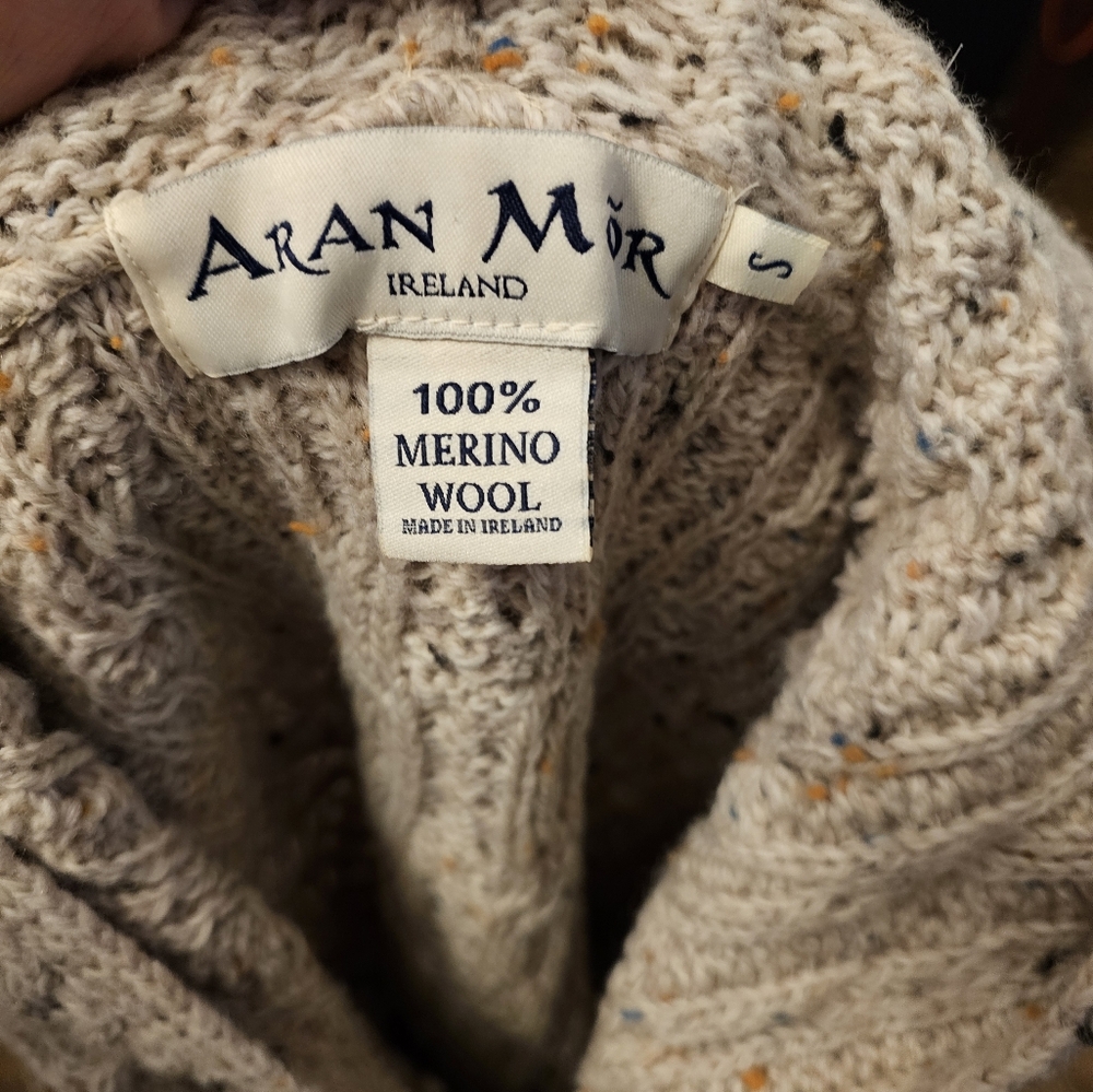 Aran Mor Ireland Cable Knit Hoodie with Celtic Knot Zipper Pull - Picture 5 of 8